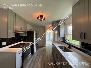 Building Photo - 2170 San Fernando Dr