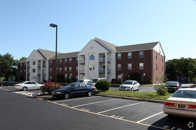 Foto del edificio - Planters Run Apartments (55+ Active Adult)