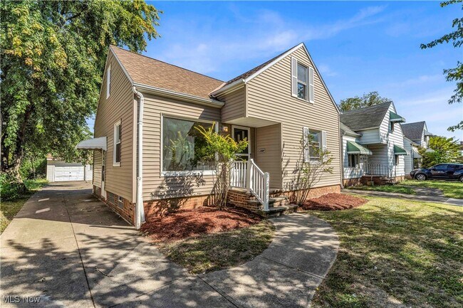 Foto del edificio - 12903 Rockside Rd