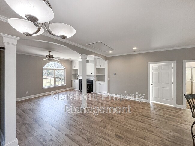 Foto del edificio - 317 Hunter Rd