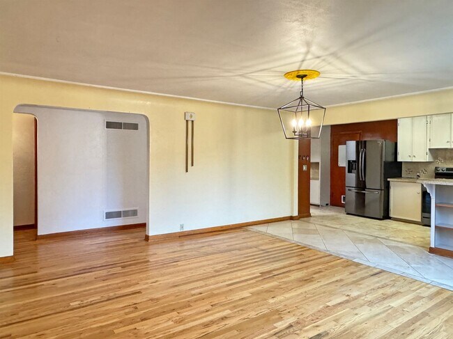 Foto del edificio - Beautiful historic 4 Bedroom home in South...