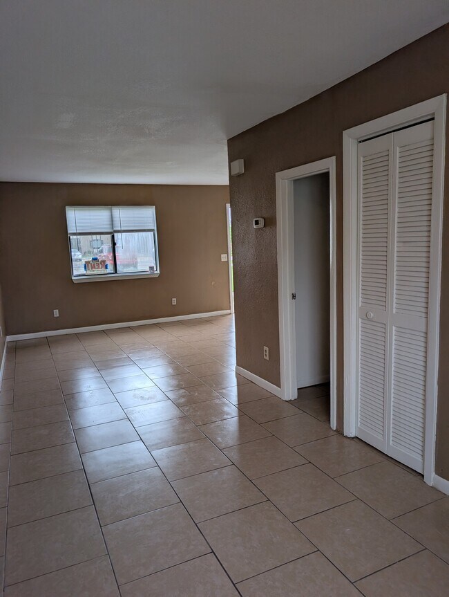 Building Photo - 5818 Butler Dr