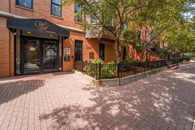 Foto del edificio - 904 Jefferson St