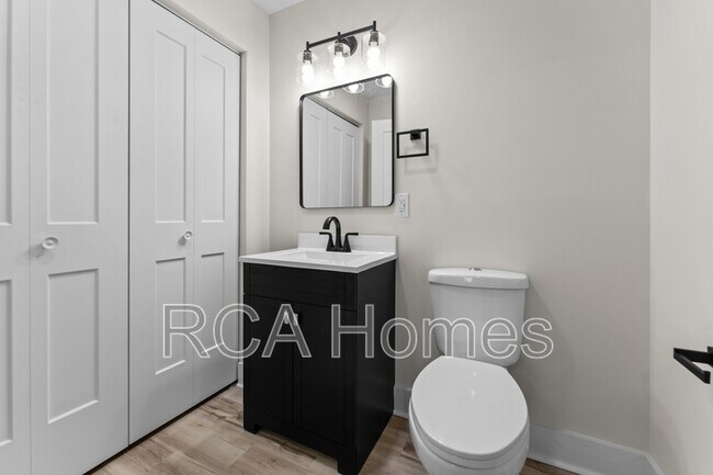 Building Photo - 1009 36th St