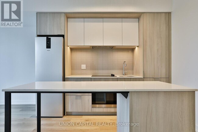 Building Photo - 395 Square One Dr