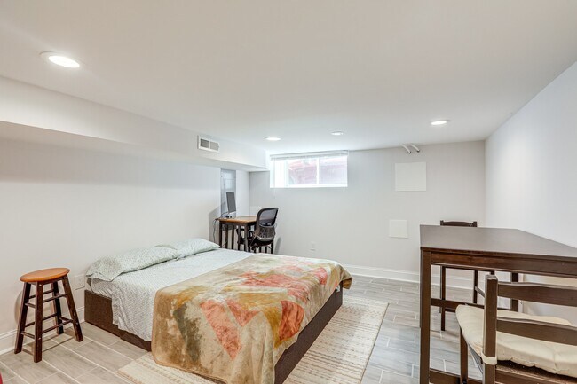 Foto del edificio - 1322 S Mole St