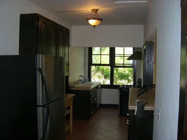 Kitchen - 5705 Monte Vista St