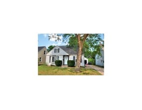 Building Photo - 2208 S 83rd St
