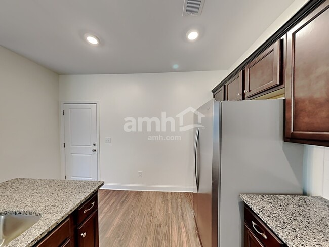 Building Photo - 5212 Valor Dr