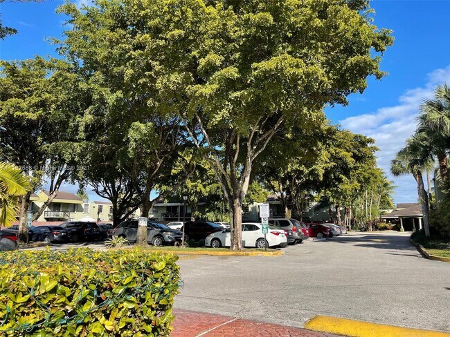 Foto del edificio - 8309 SW 142nd Ave
