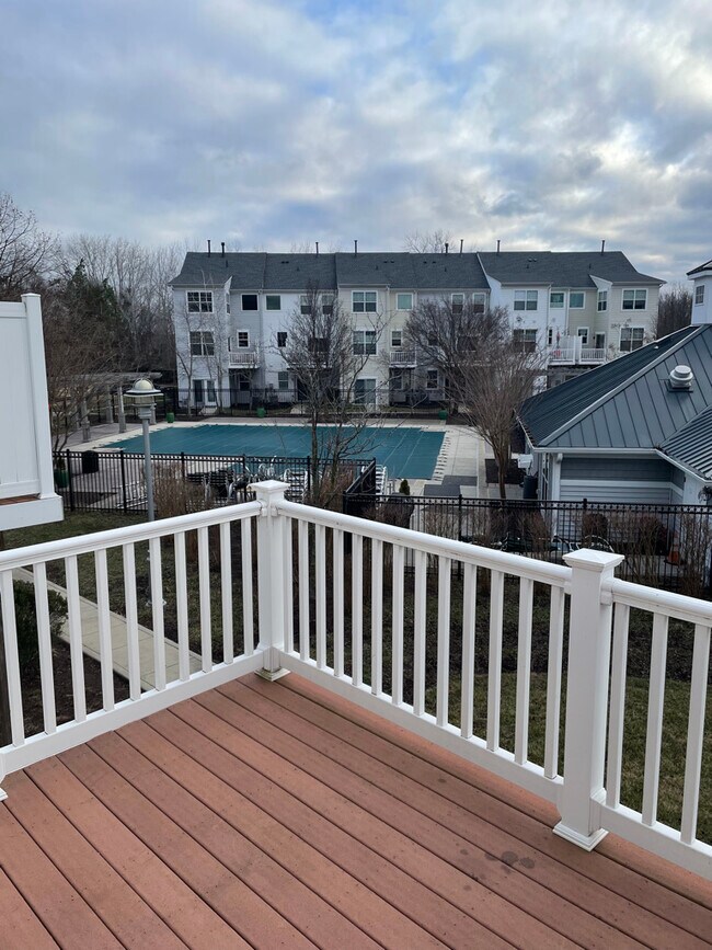 Building Photo - 321 Shipyard Dr