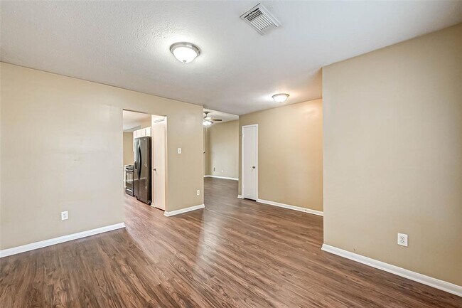 Foto del edificio - 28811 Stapleford St
