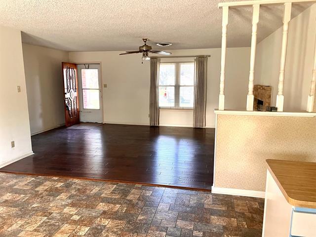 Building Photo - 1227 Tanglewood Dr