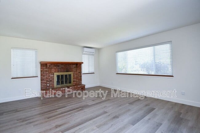 Building Photo - 1709 Ciprian Ave