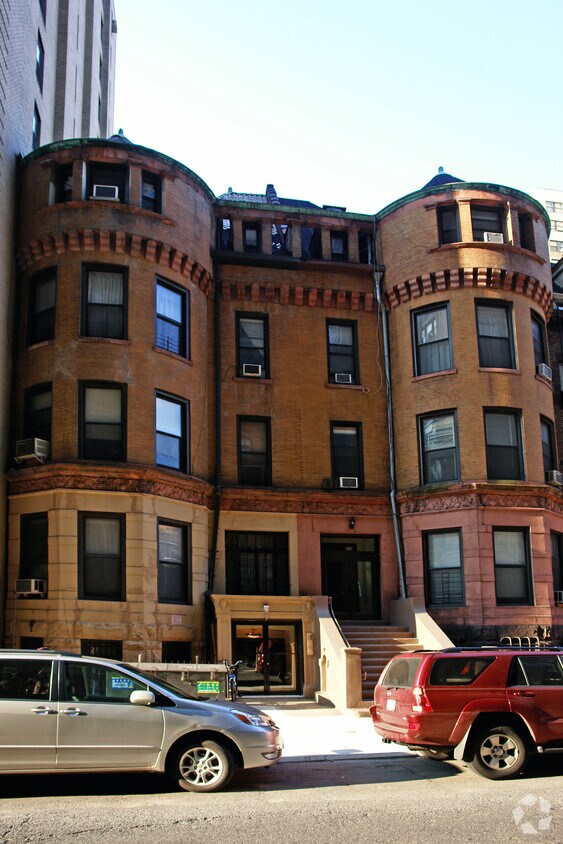 Building Photo - 246 W 73rd St