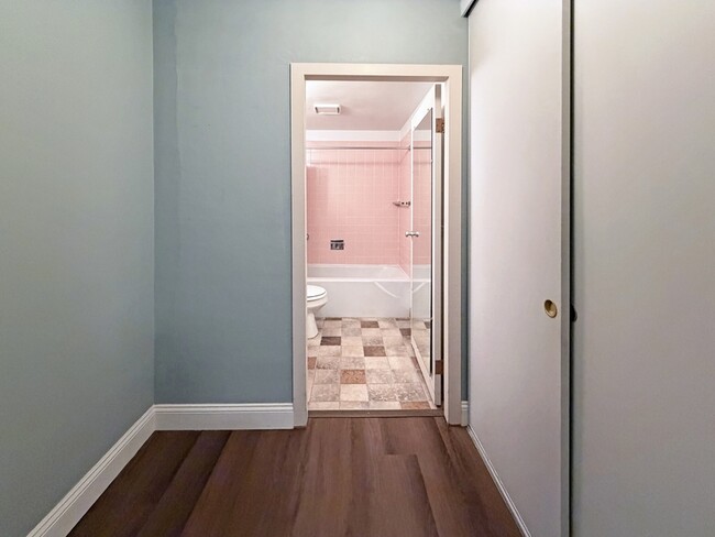 Building Photo - 1313 Lincoln St