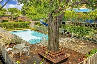 Building Photo - 3271 Sul Ross St