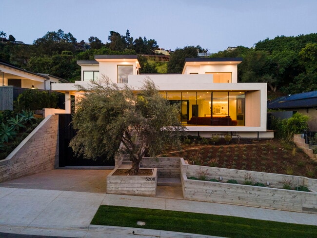 Building Photo - 5208 Sanchez Dr