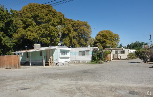 Foto del edificio - Woodland Creek Mobile Home Park