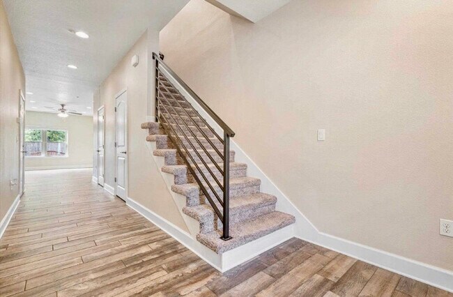 Building Photo - 3501 Mossy Oak Villas Cir