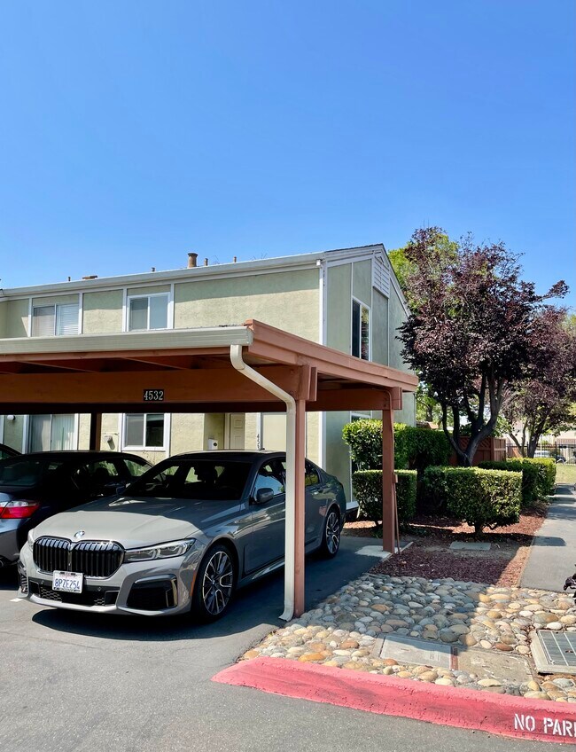 Building Photo - 4532 Capewood Terrace