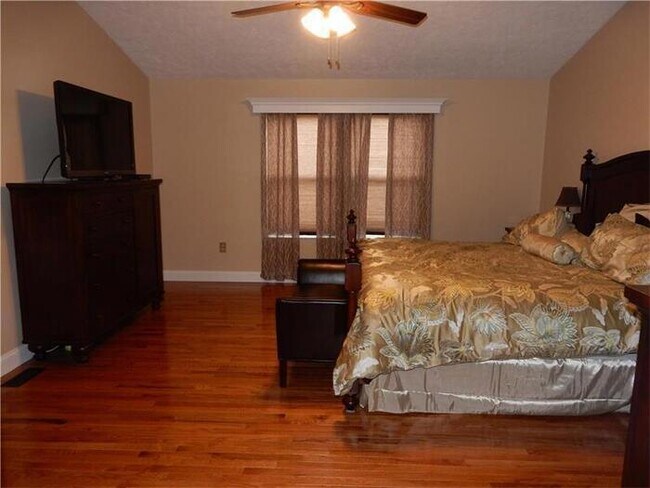 Foto del edificio - 1358 Morgan Cir, Canonsburg, PA, 15317