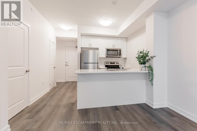 Building Photo - 5055-5055 Greenlane