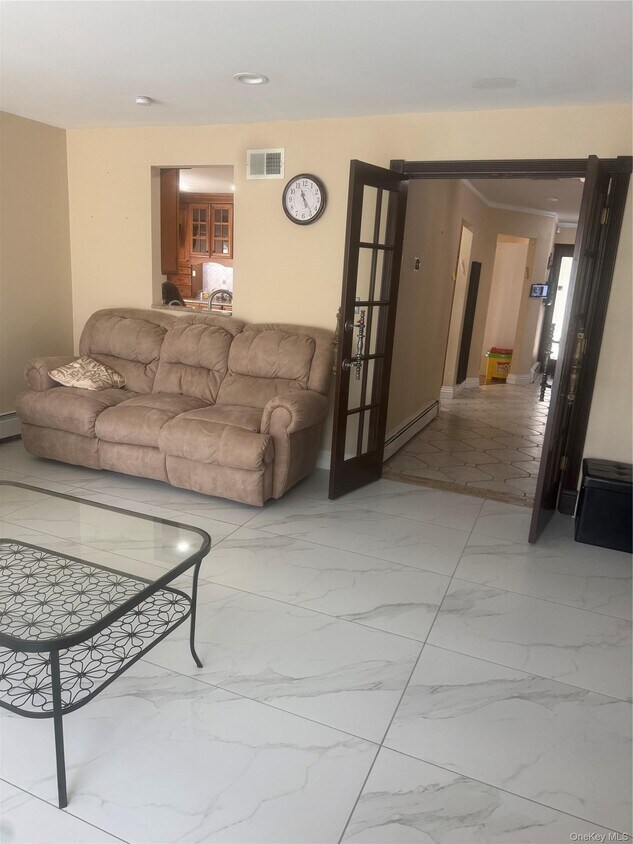 Building Photo - 528 Halevy Dr
