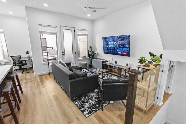 Foto del edificio - 6742 Peerless St