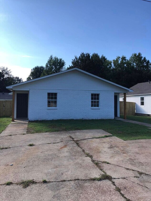 Foto principal - Fully remodeled, turnkey duplex unit in th...
