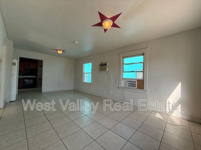 Foto del edificio - 214 Woodrow St