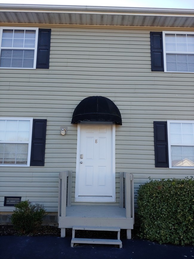 Building Photo - 3002 S Roan St