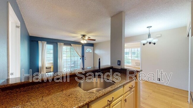 Building Photo - 46-1065-1065 Emepela Wy