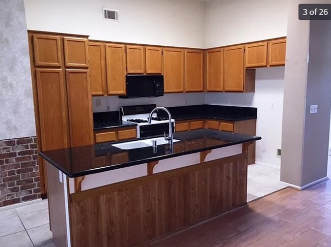 Foto del edificio - 3 Bed | 2 Bath | Silver Creek Community