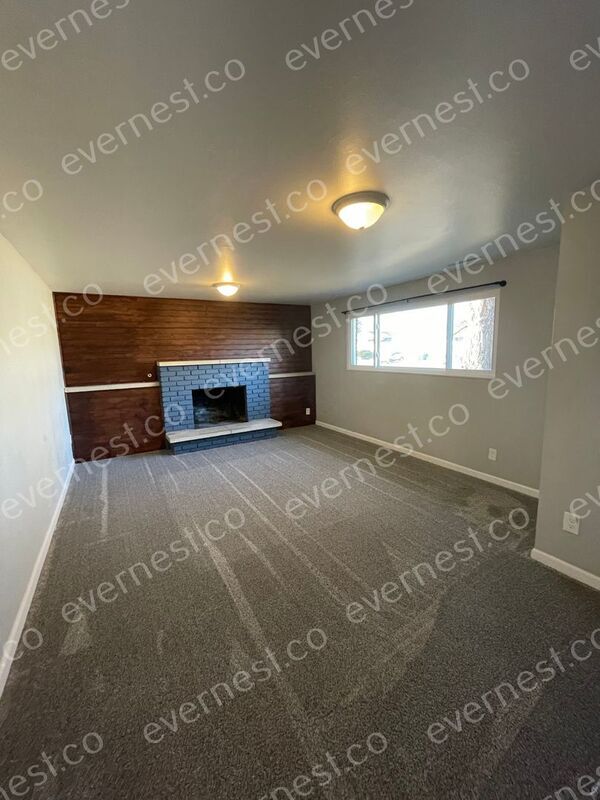 Building Photo - 1611 Sawyer Way
