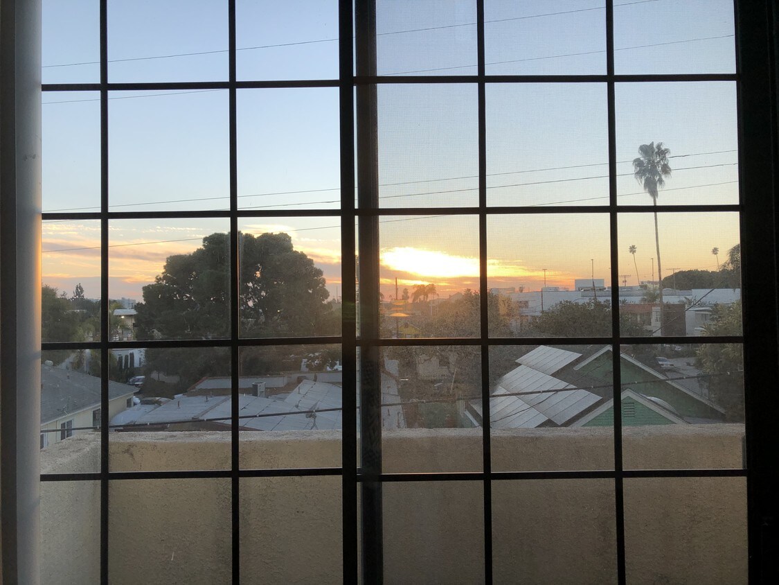 Foto principal - 3845 Inglewood Blvd