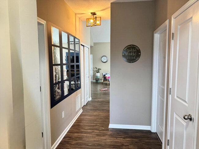 Building Photo - 5492 Bull Creek Dr