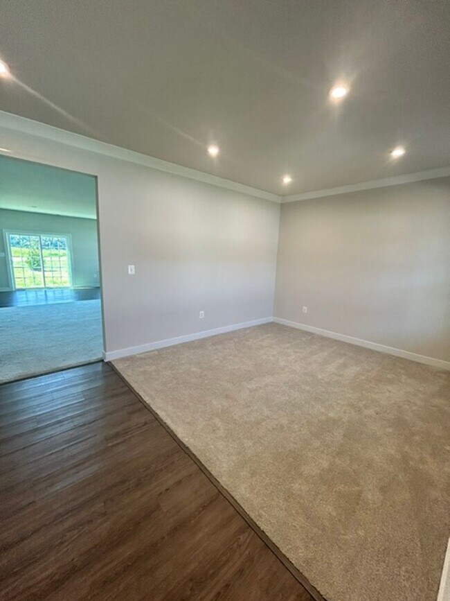 Foto del edificio - 10696 Whispering Pine Ln
