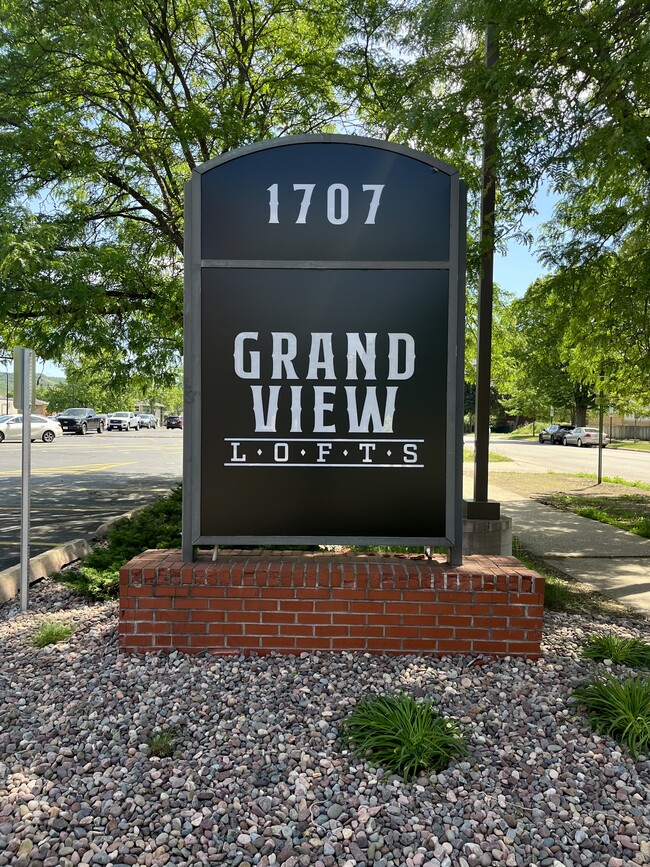 Building Photo - Grandview Lofts