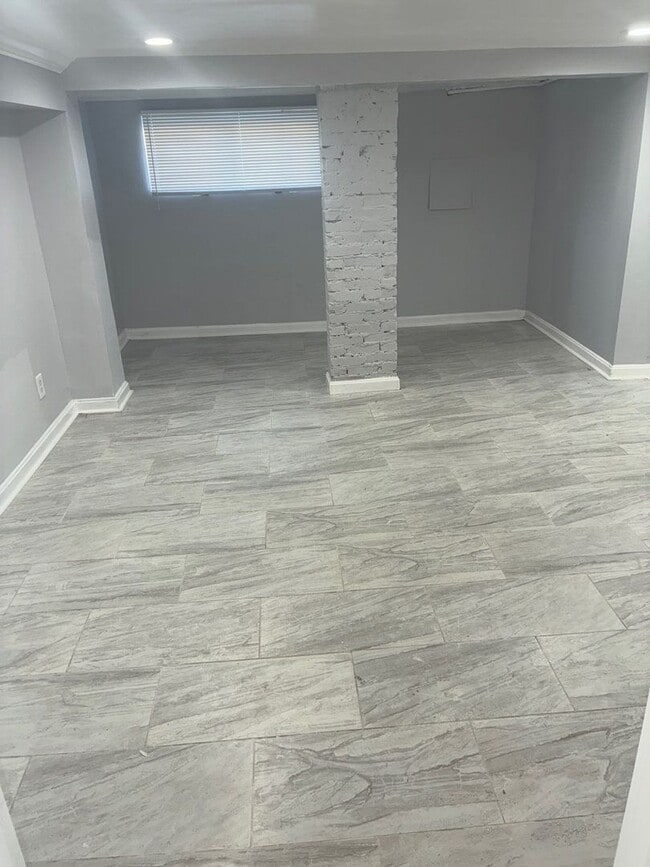 Building Photo - 3317 Paton Ave