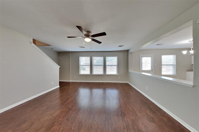 Building Photo - 20631 Hillsdale Park Dr