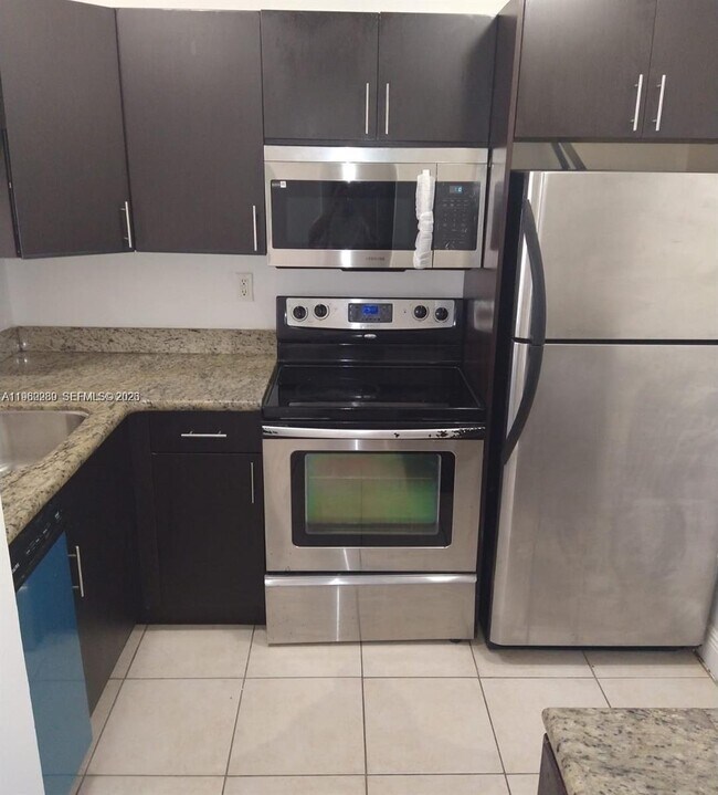Foto del edificio - 488 NW 165th Street Rd