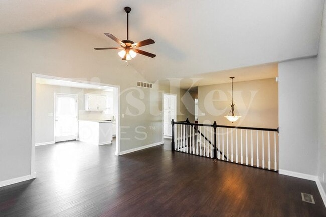 Foto del edificio - 311 SW Creek Ridge Drive .