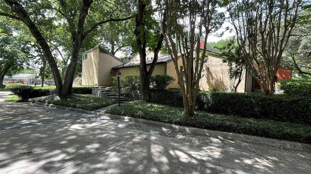 Primary Photo - 8912 Barons Ct