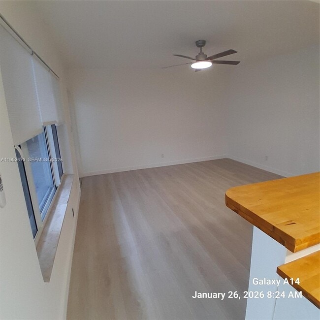 Foto del edificio - 2344 NE 12th St