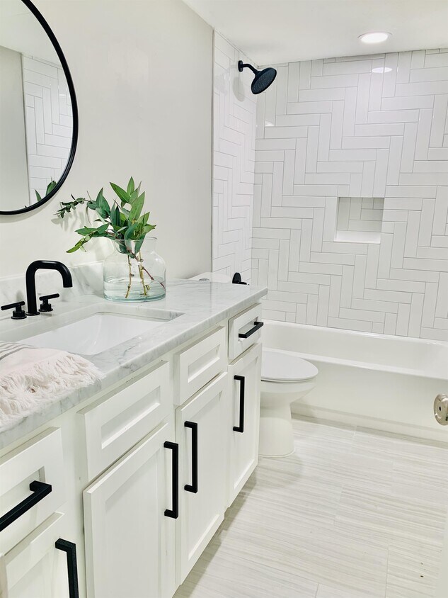 Foto principal - 6011 Danbury Ln