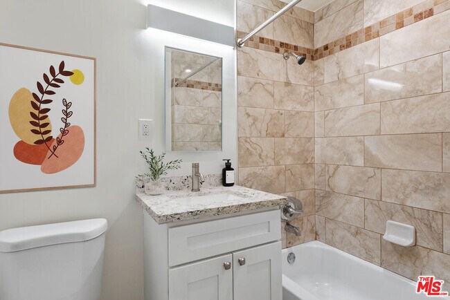 Foto del edificio - 2400 Vanderbilt Ln