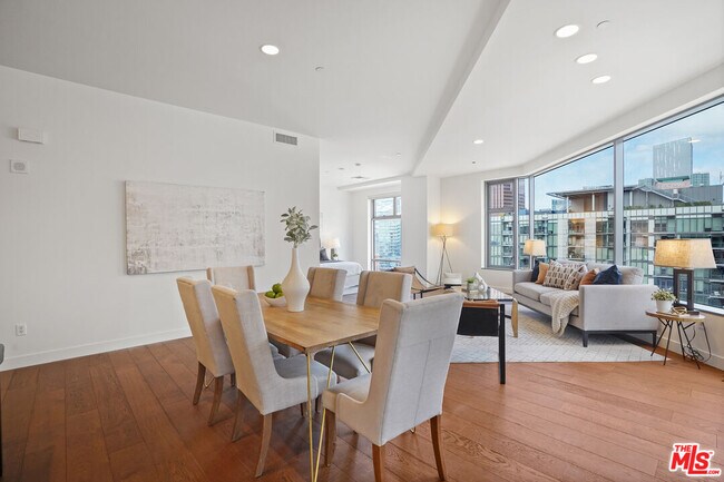 Foto del edificio - 801S S Grand Ave