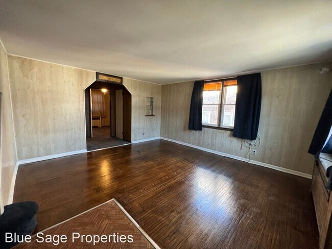 Building Photo - 3 br, 1.5 bath House - 1032 Toll St
