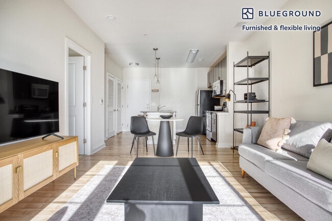 Foto del edificio - 360 H St NE